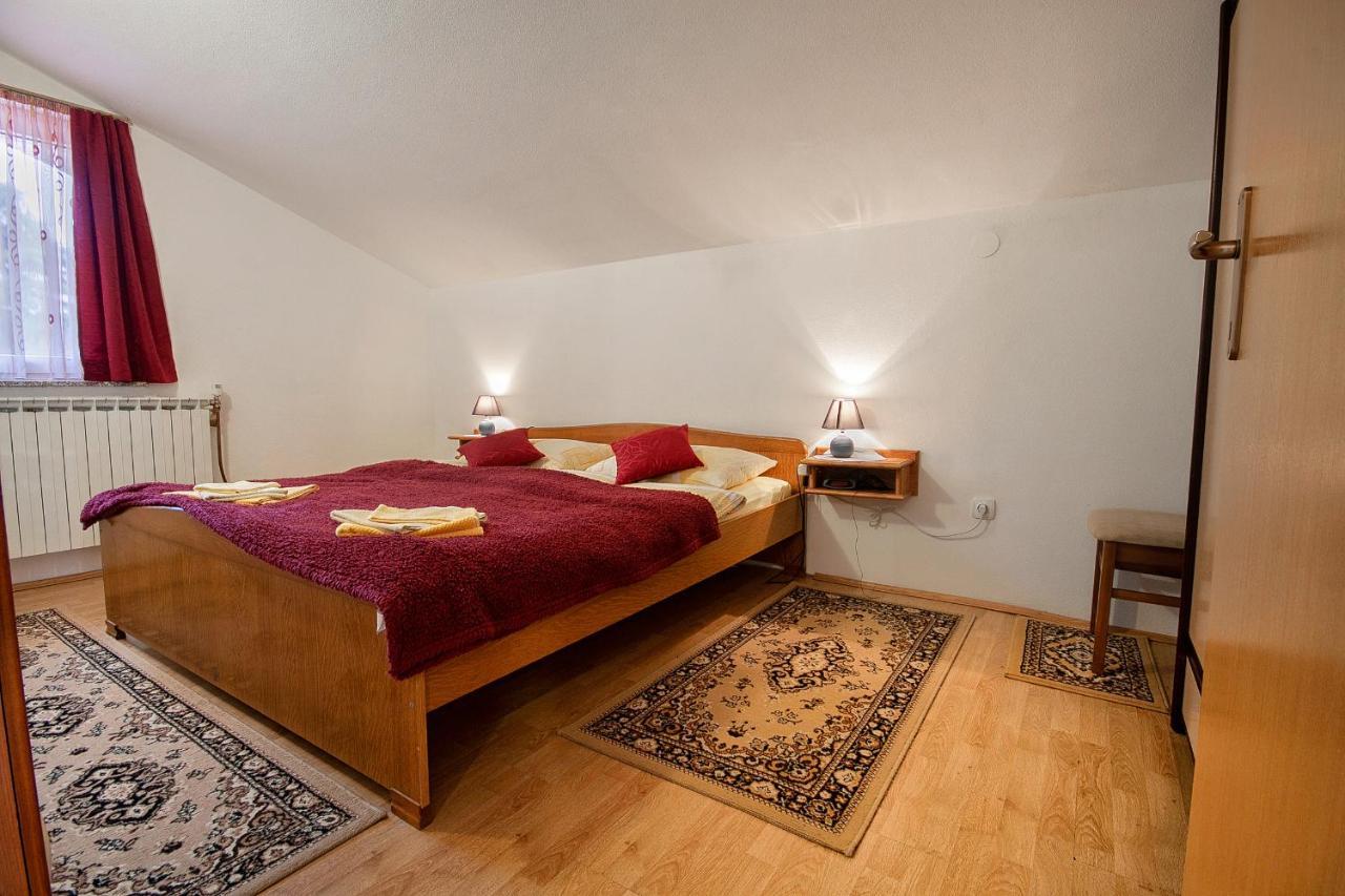 Giga Apartment Rakovica Bagian luar foto